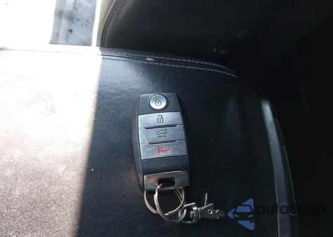 2017 Kia Sorento 3.3L Sxl z USA, uszkodzony, nr VIN 5XYPKDA5XHG303898